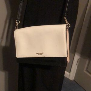 Kate Spade cross body w/chain handle for hand carry as well